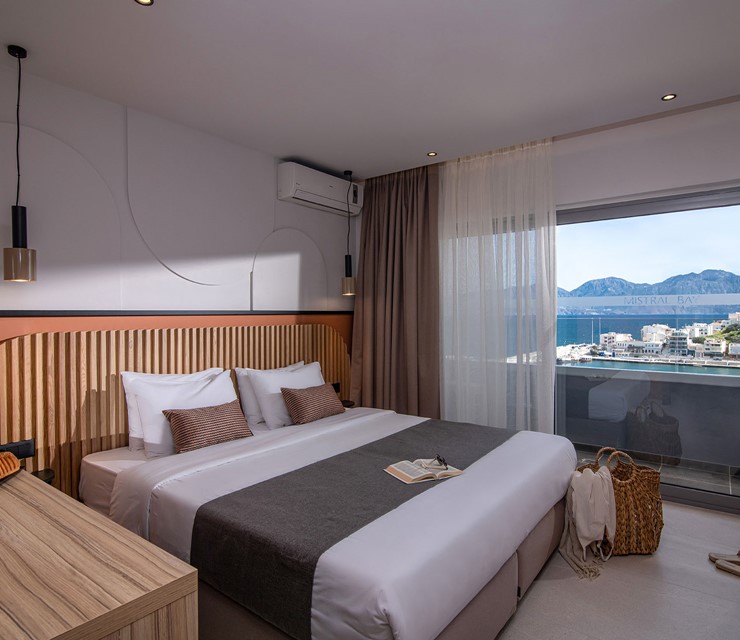 FAMILY SIDE SEA VIEW